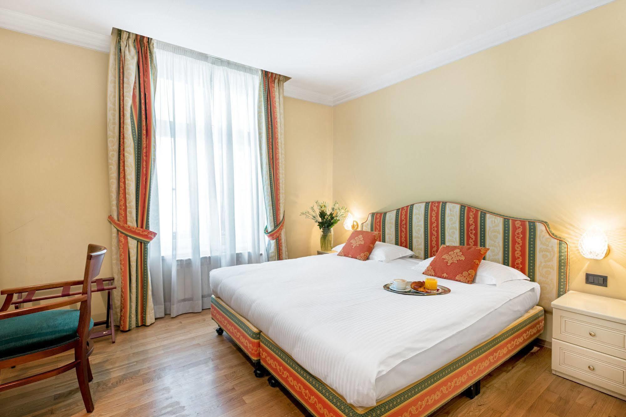 Residence St. Andrew'S Palace Varsovia Exterior foto